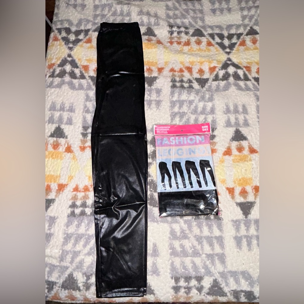 5 pairs of fashion leggings one size fits all NWT in bags